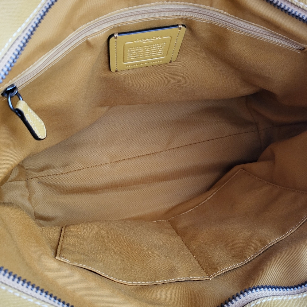 COACH BAG (MUSTARD COLOR) LIKE NEW, EXTREMELY CLEAN!! - Picture 6 of 10